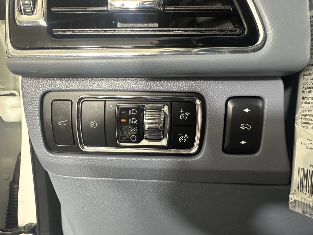 Used 2023 Lincoln Navigator Black Label AWD/4WD image 35