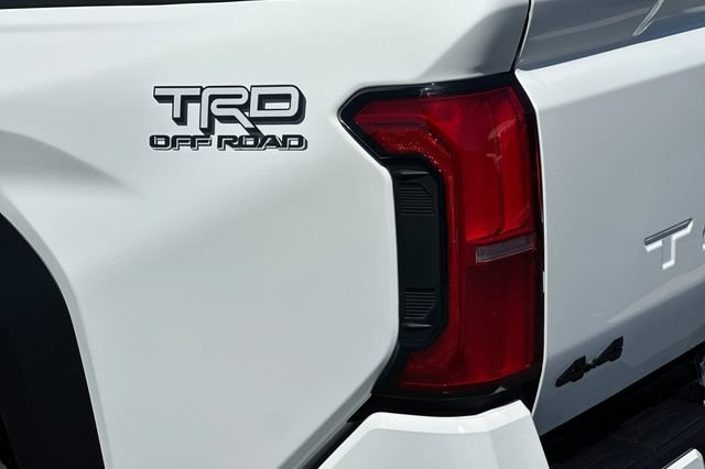 Certified 2025 Toyota Tacoma TRD Off-Road AWD/4WD image 31