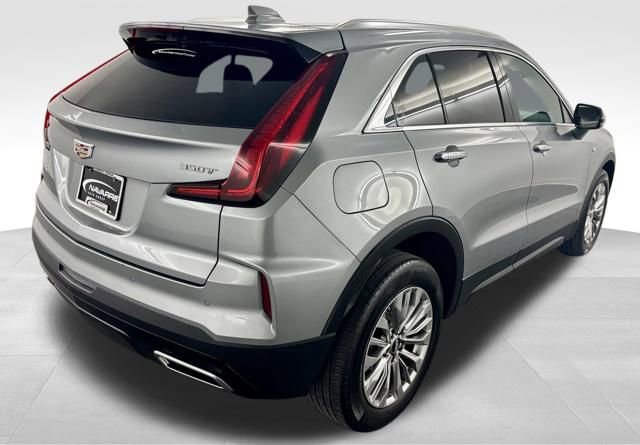 Used 2024 Cadillac XT4 Premium Luxury w/ Technology Package image 9