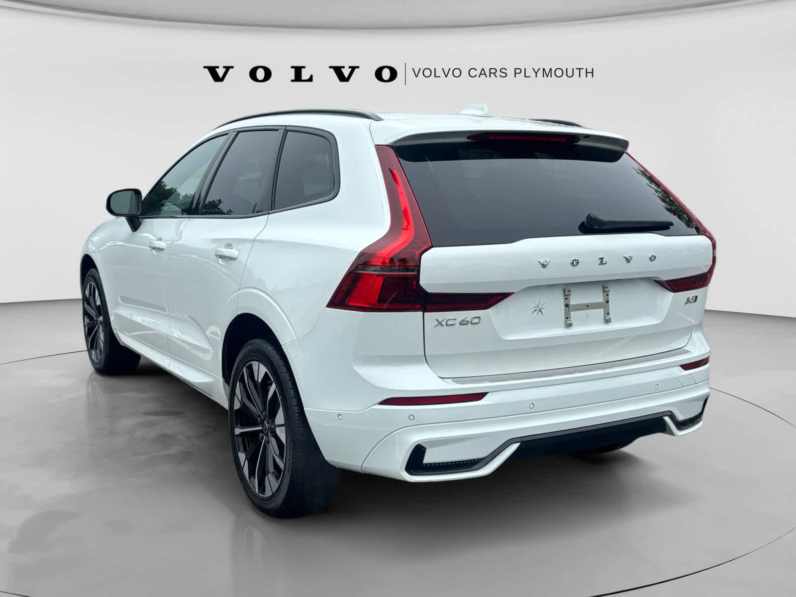 Used 2026 Volvo XC60 B5 Plus AWD/4WD image 5