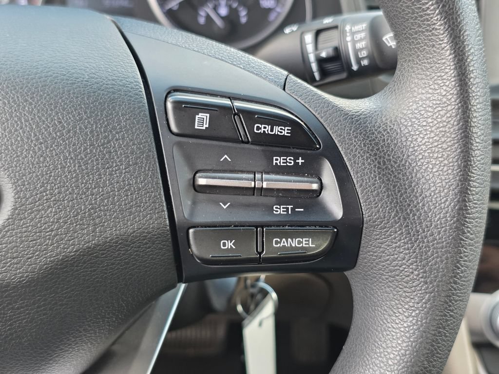 Used 2020 Hyundai Elantra SE FWD image 25