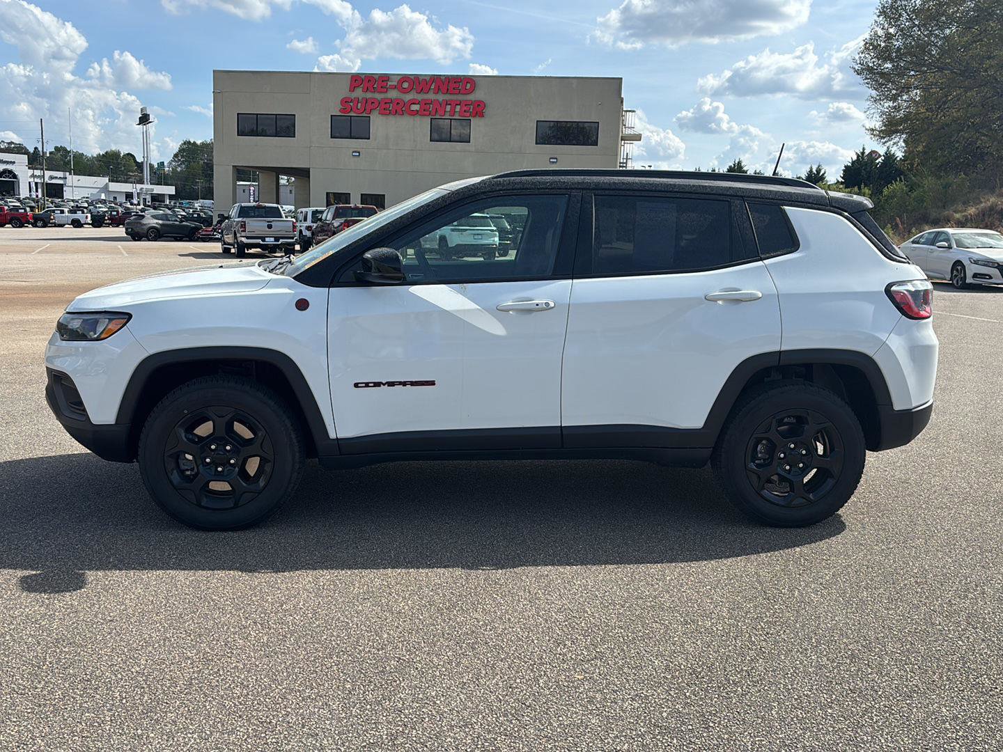 Used 2023 Jeep Compass Trailhawk w/ Trailhawk Convenience Group image 5