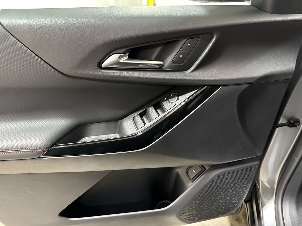 New 2027 Chevrolet Equinox RS FWD image 21