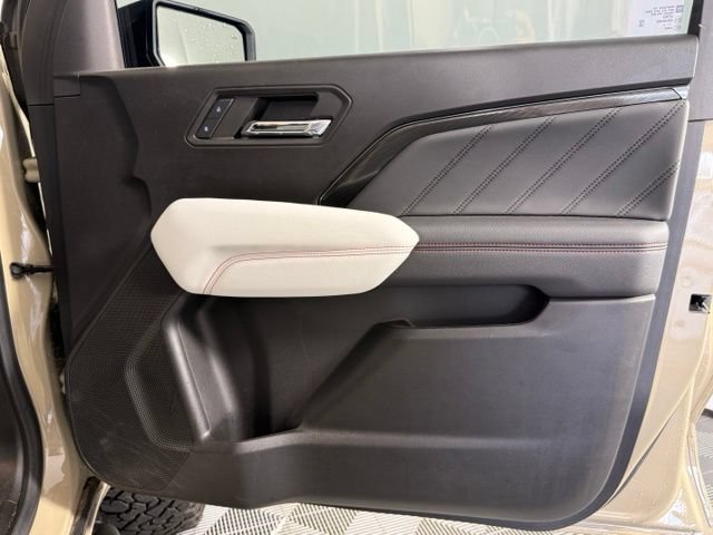 Used 2024 GMC Canyon AT4X AWD/4WD image 17