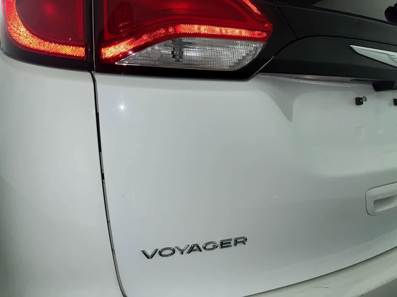 Used 2024 Chrysler Voyager LX FWD image 11