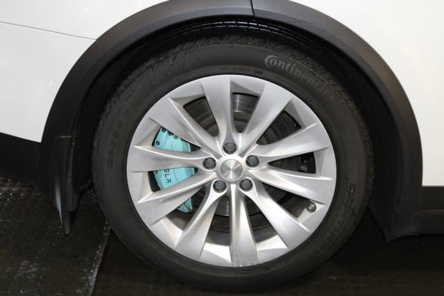 Used 2018 Tesla Model X 75D image 37