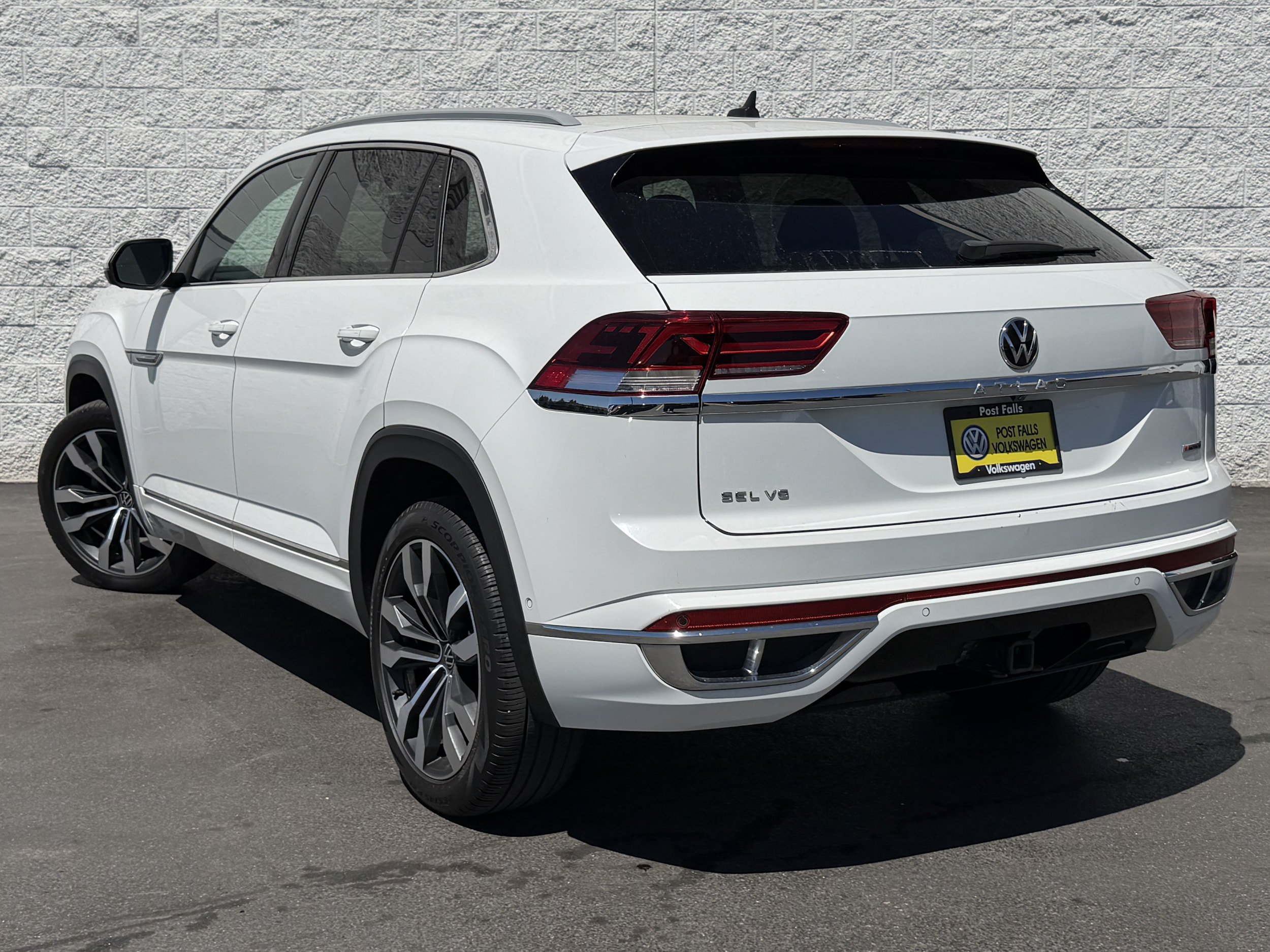 Used 2020 Volkswagen Atlas Cross Sport SEL Premium R-Line AWD/4WD image 5