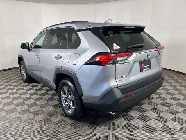 Used 2023 Toyota RAV4 LE AWD/4WD image 4