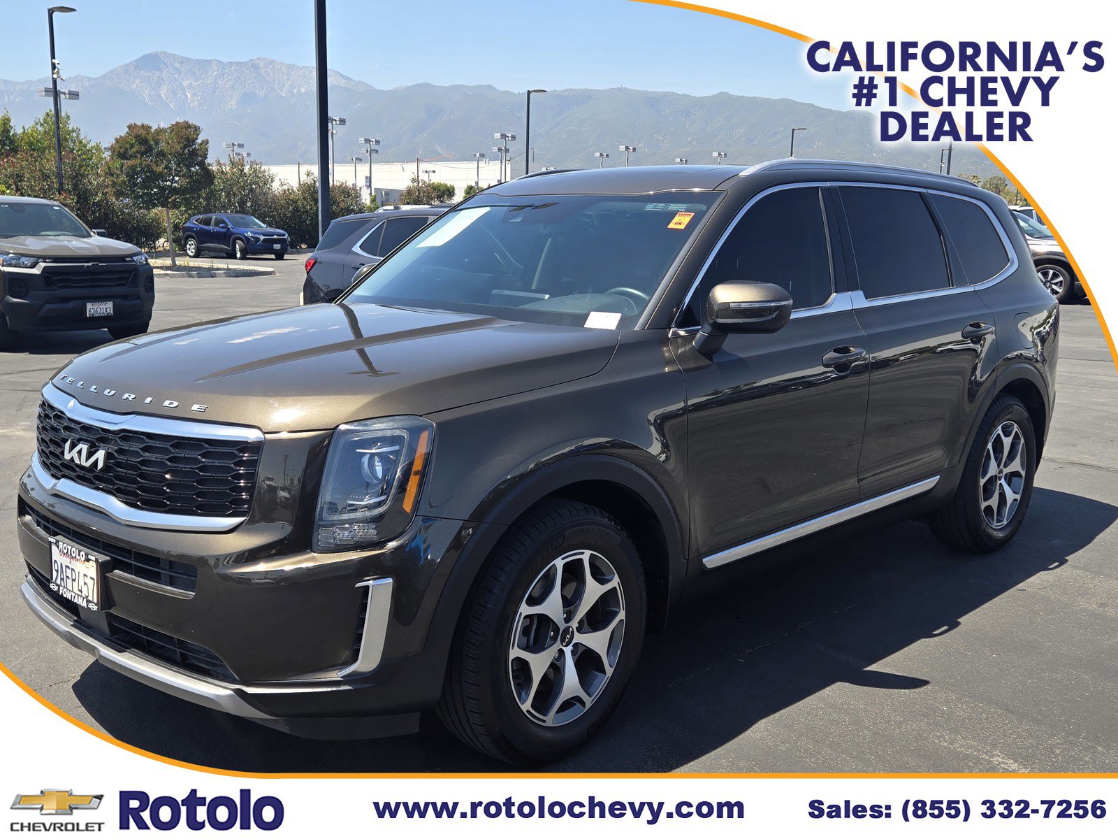 Used 2022 Kia Telluride EX w/ Towing Package FWD image 3