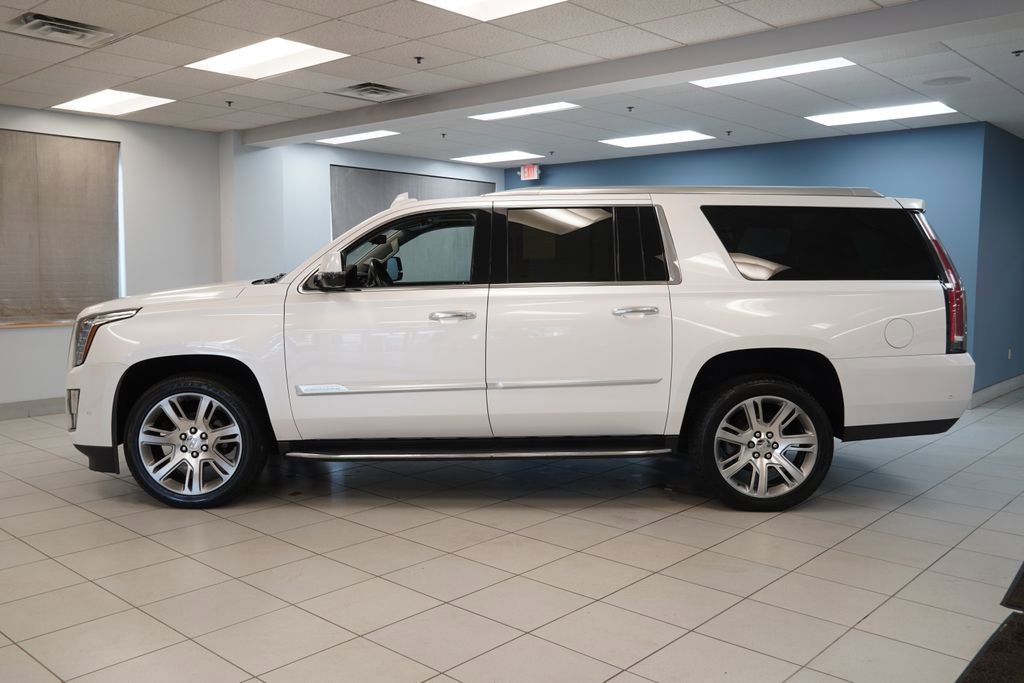Used 2019 Cadillac Escalade ESV Luxury image 2