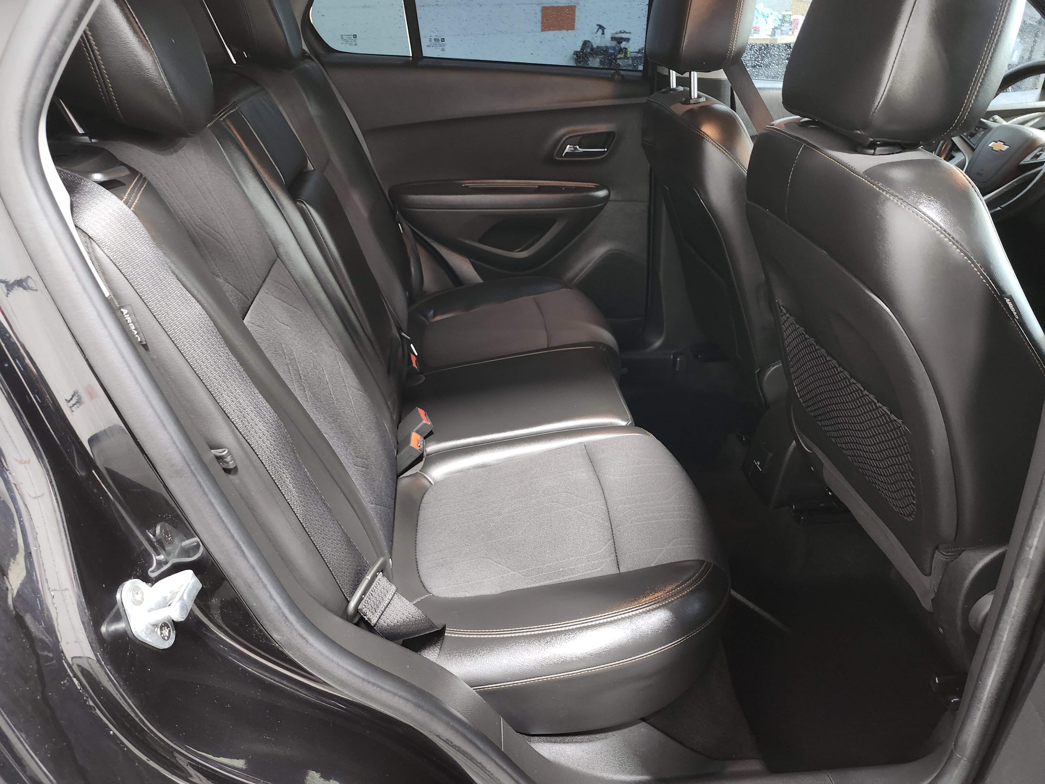 Used 2020 Chevrolet Trax LT w/ LT Convenience Package image 18