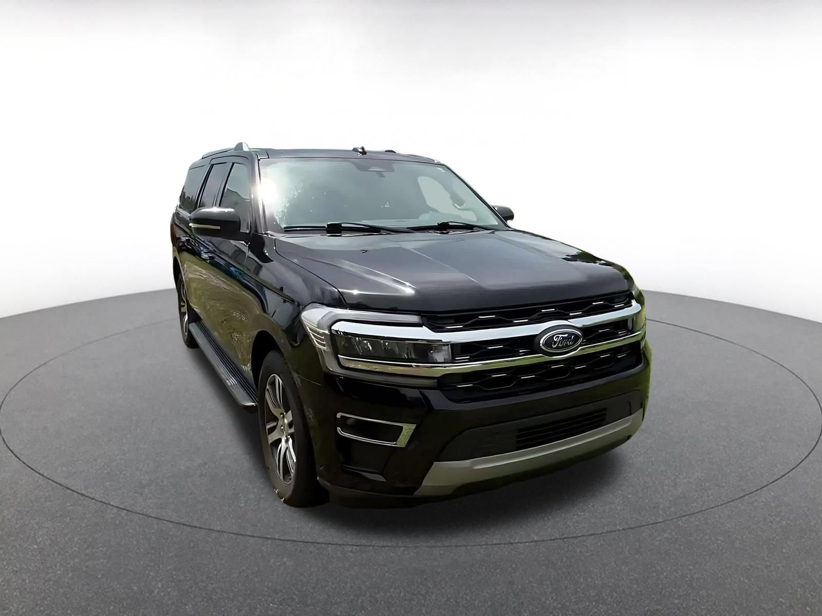 Used 2024 Ford Expedition Max Limited AWD/4WD image 3