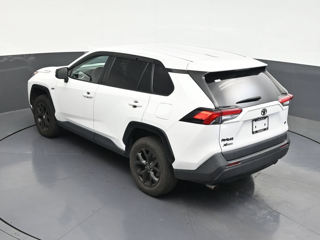 Used 2022 Toyota RAV4 LE FWD image 17