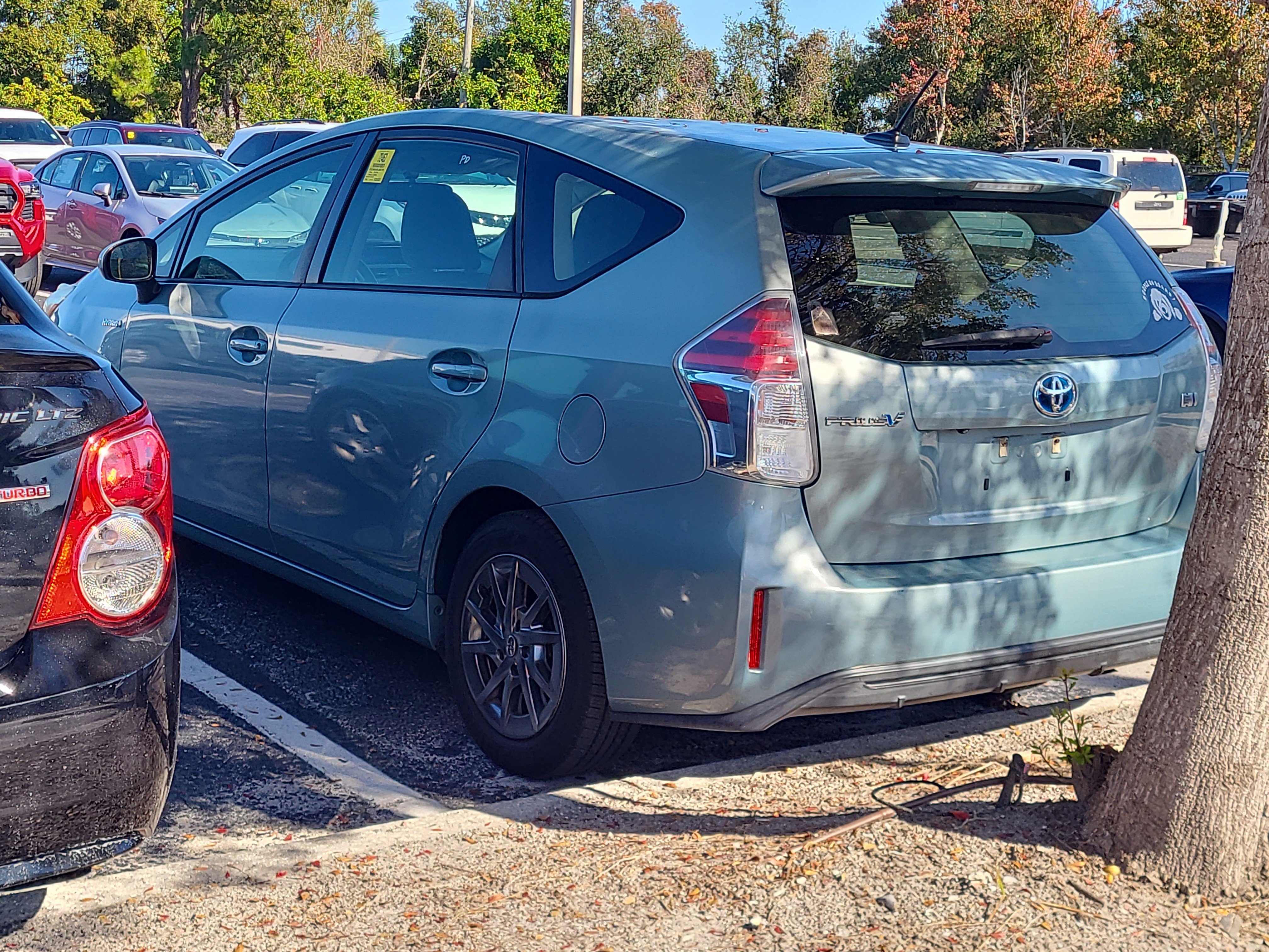 Used 2015 Toyota Prius V Three image 4