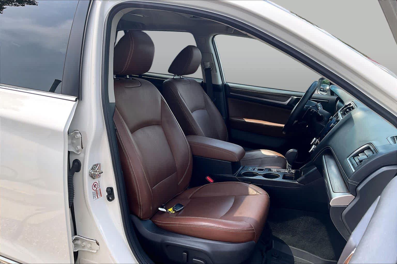 Used 2019 Subaru Outback 3.6R Touring AWD/4WD image 8