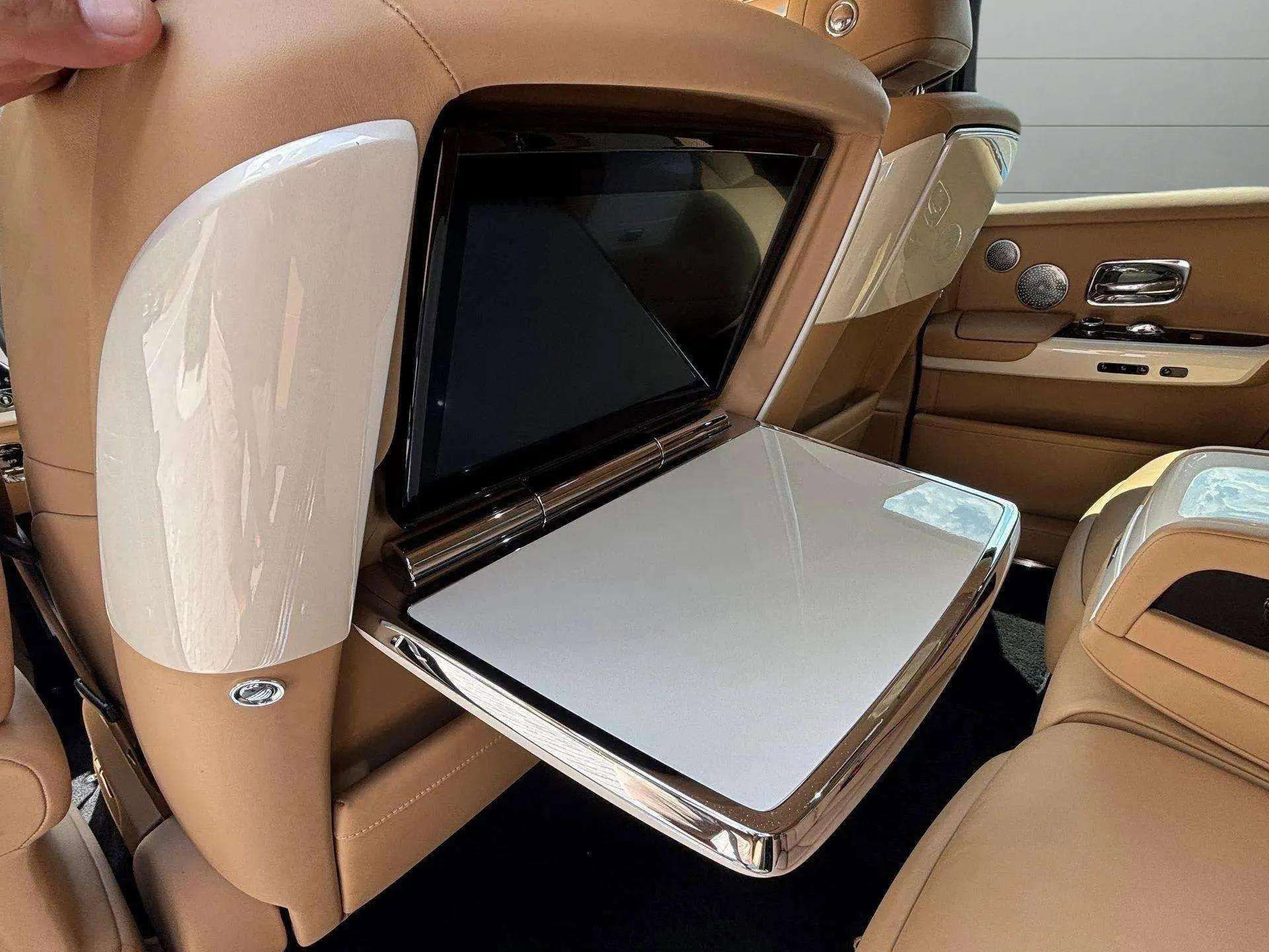 Used 2019 Rolls-Royce Phantom Sedan image 19