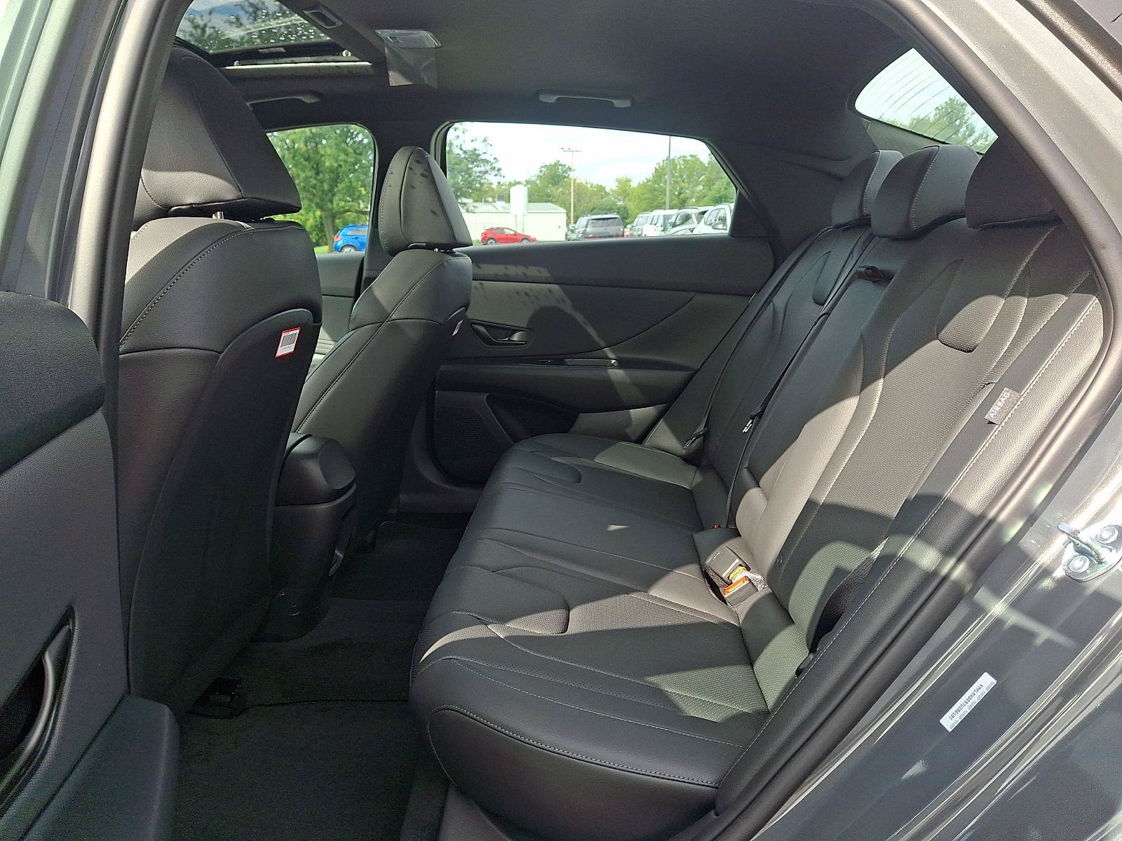 New 2026 Hyundai Elantra SEL Sport FWD image 6