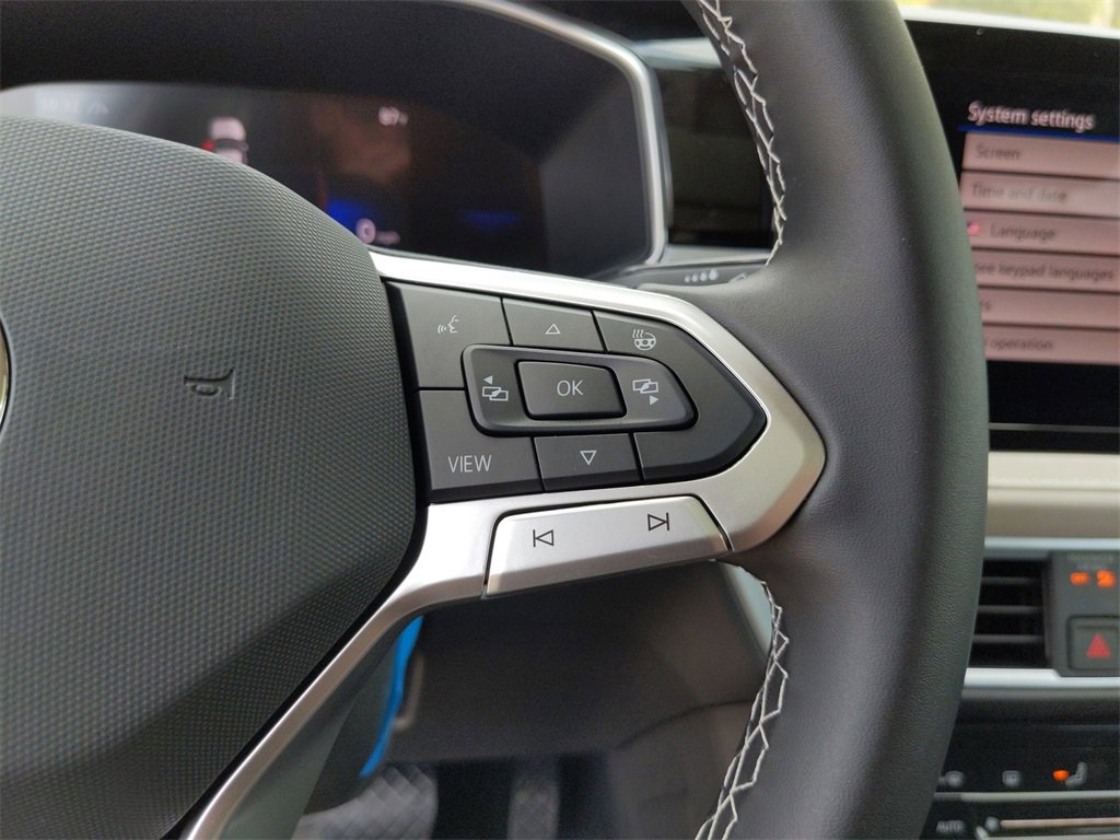 Used 2025 Volkswagen Taos SE image 38