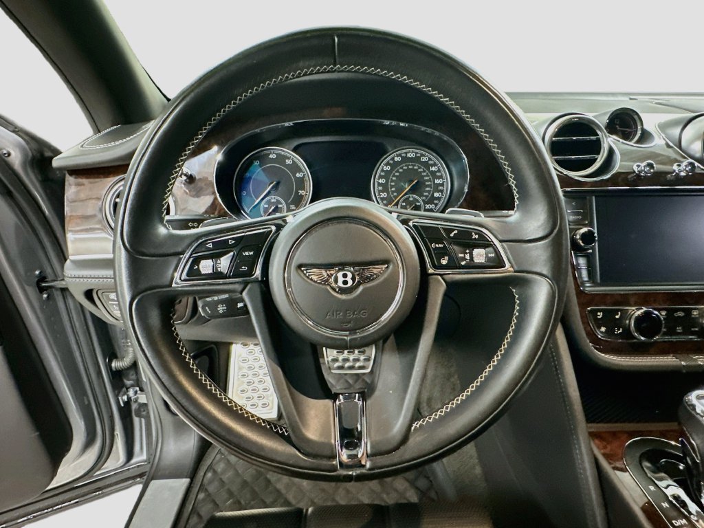 Used 2018 Bentley Bentayga AWD/4WD image 12