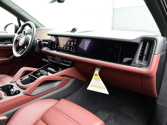 New 2025 Porsche Cayenne Turbo image 19