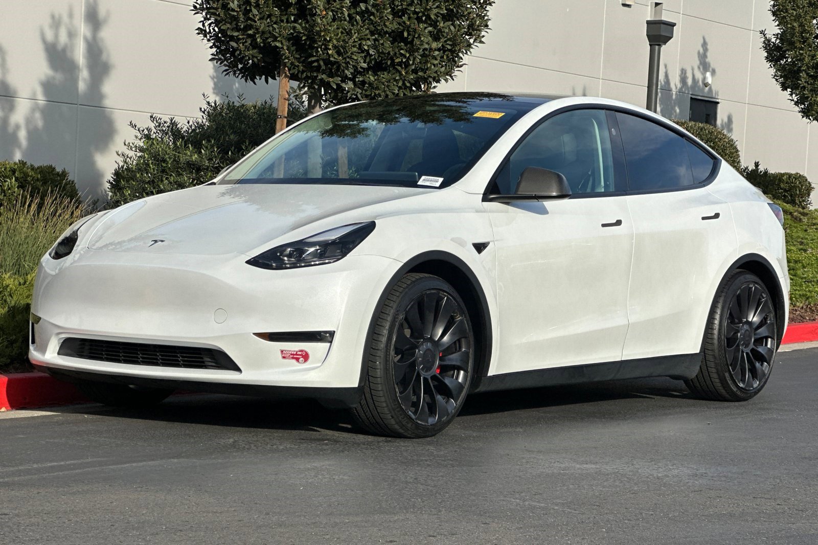 Used 2023 Tesla Model Y Performance image 9