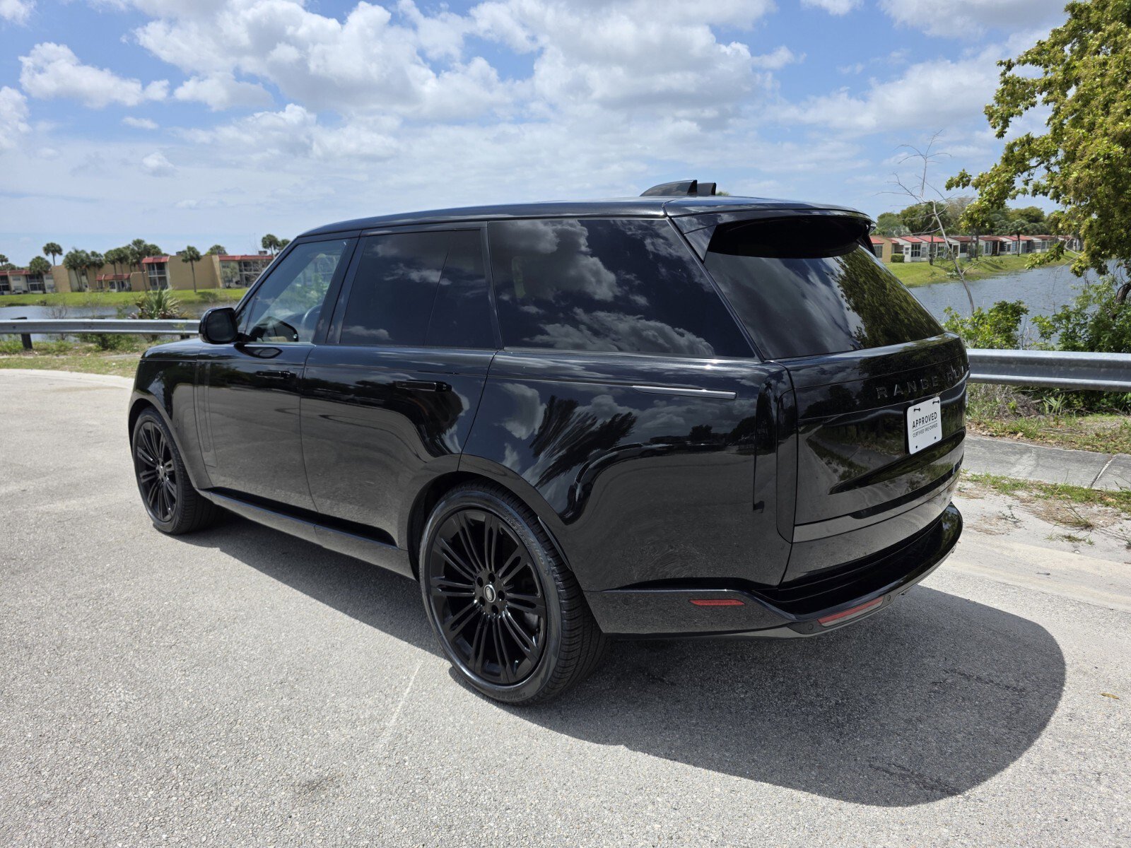 Certified 2023 Land Rover Range Rover SE AWD/4WD image 2
