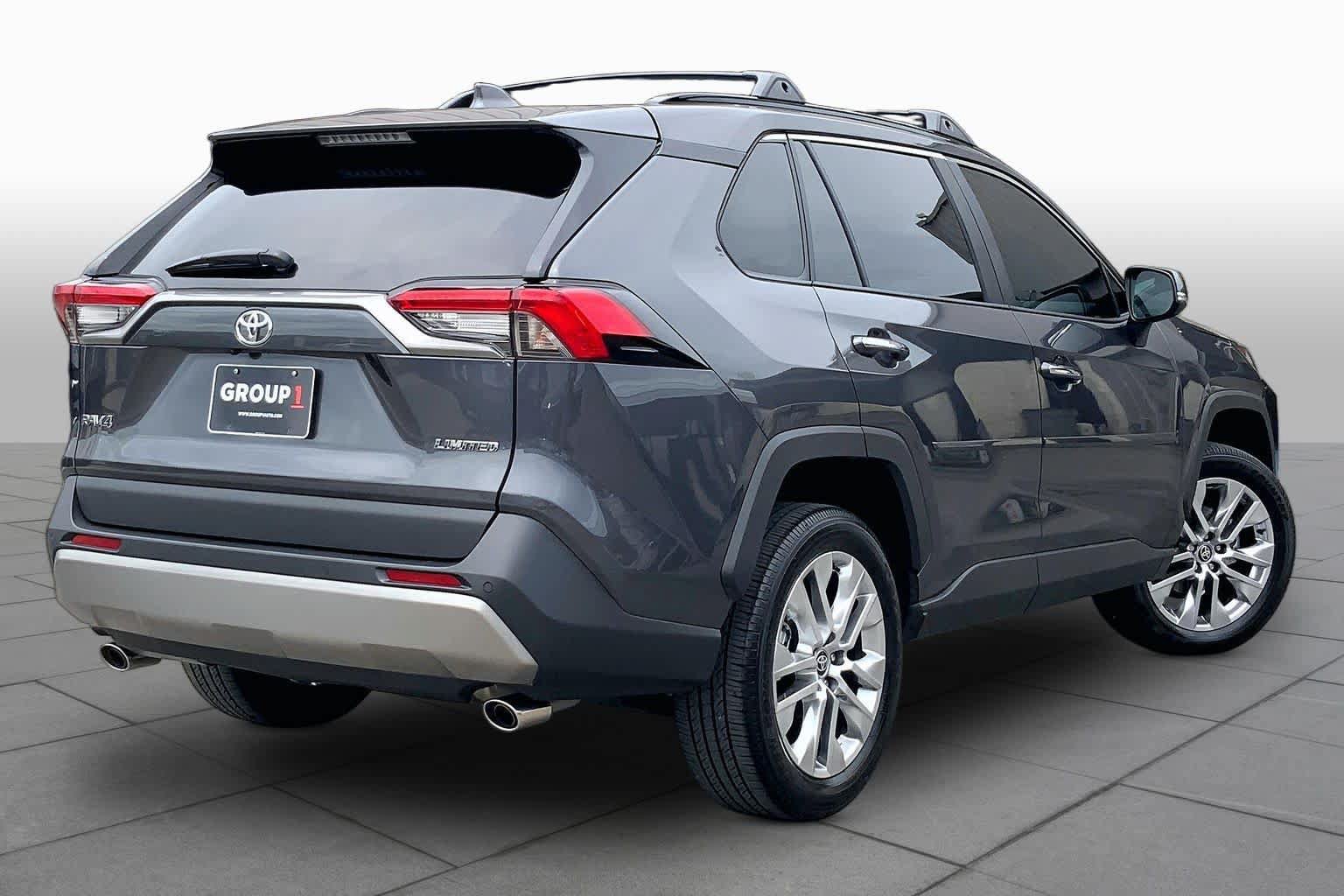 Used 2025 Toyota RAV4 Limited FWD image 13