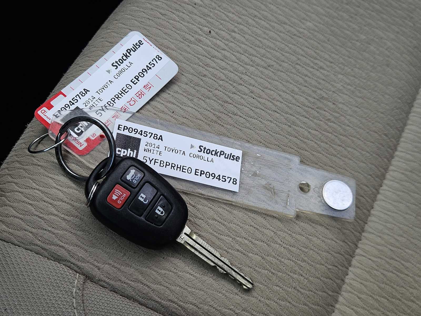 Used 2014 Toyota Corolla LE image 32