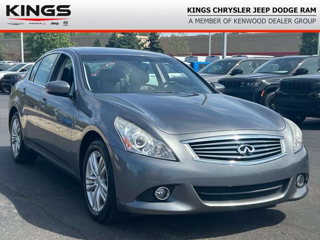 Used 2013 INFINITI G37 x w/ Premium Pkg