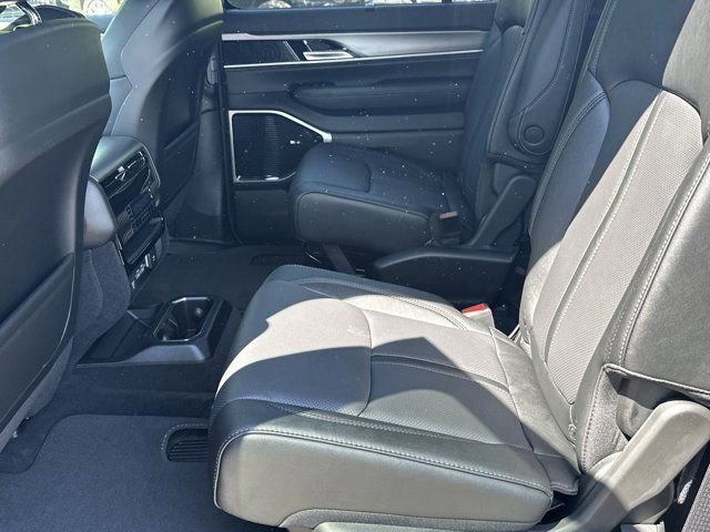 New 2026 Jeep Grand Wagoneer Limited AWD/4WD image 22