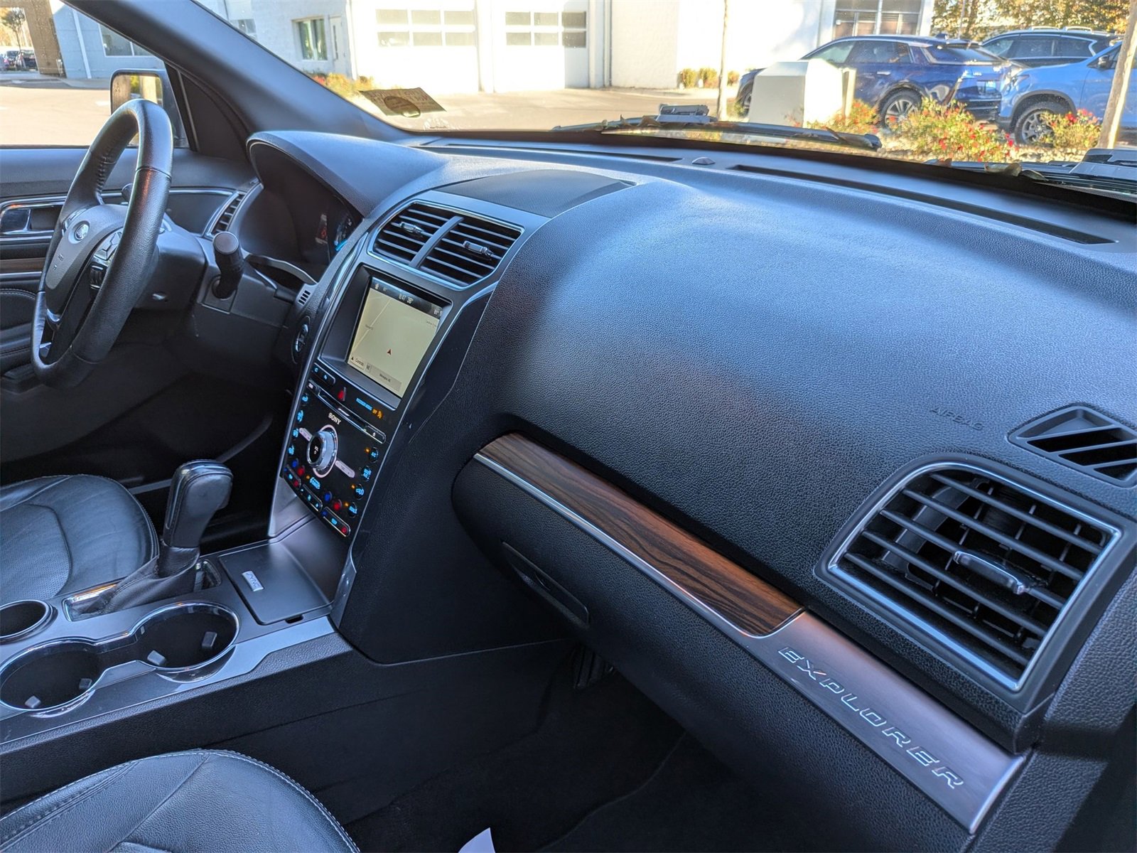 Used 2018 Ford Explorer Limited w/ Ford Safe & Smart Package image 40