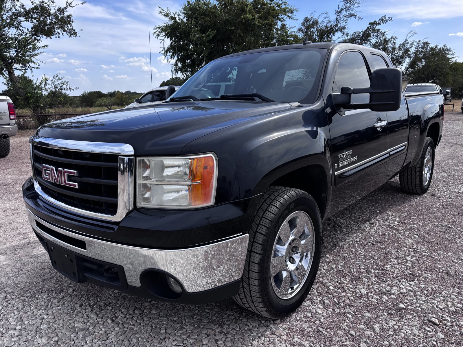 Used 2009 GMC Sierra 1500 SLE w/ Texas Edition RWD image 1