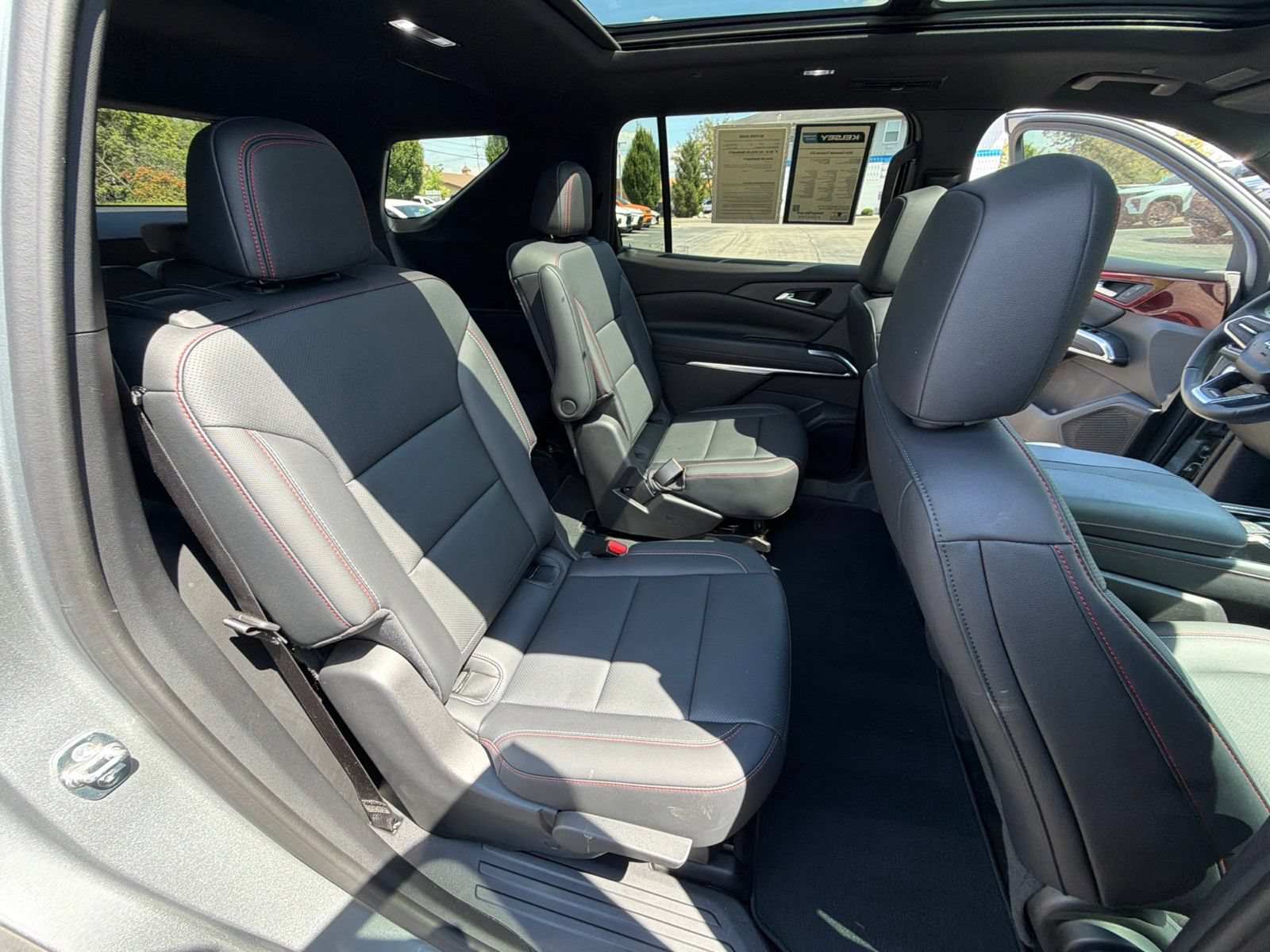 Used 2024 Chevrolet Traverse Z71 w/ LPO, Floor Liner Package AWD/4WD image 28