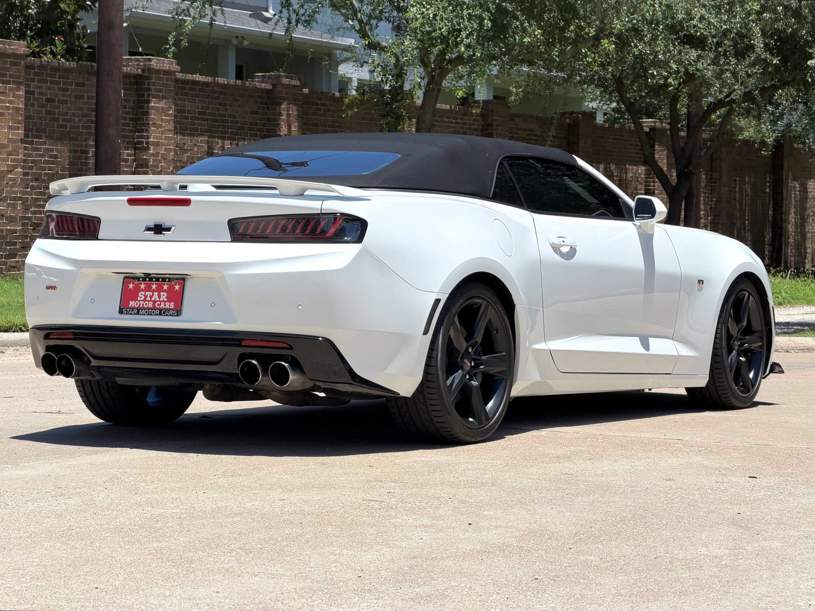 Used 2018 Chevrolet Camaro SS RWD image 11