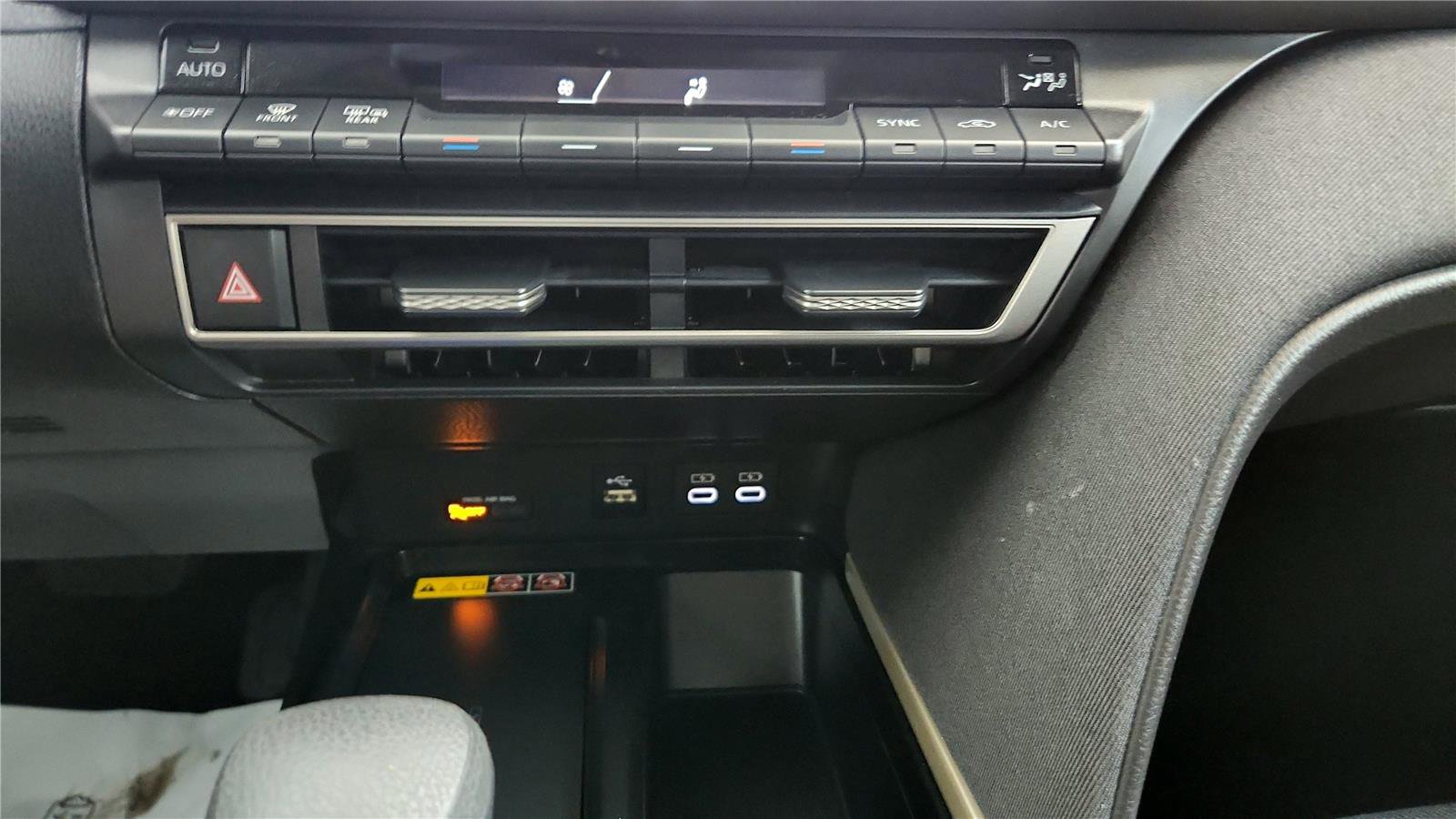 Used 2025 Toyota Camry LE image 30