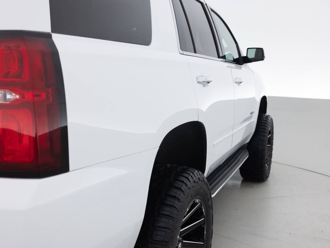 Used 2018 Chevrolet Tahoe Premier AWD/4WD image 14
