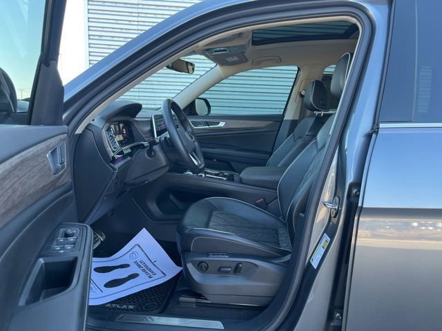 Used 2024 Volkswagen Atlas SEL Premium R-Line image 30