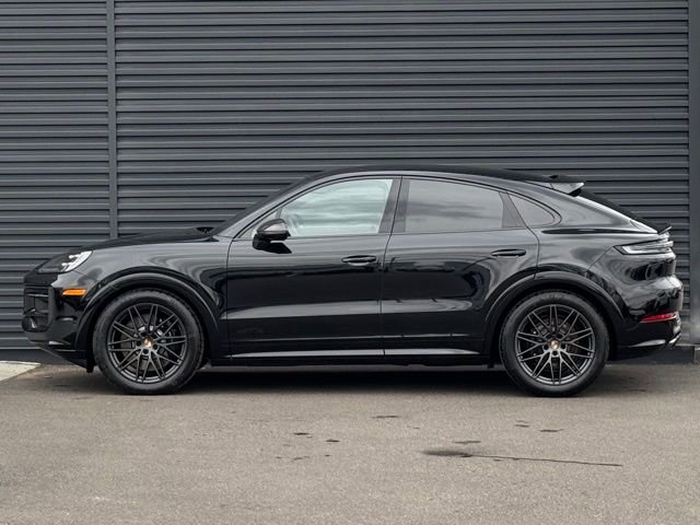 New 2026 Porsche Cayenne GTS image 2