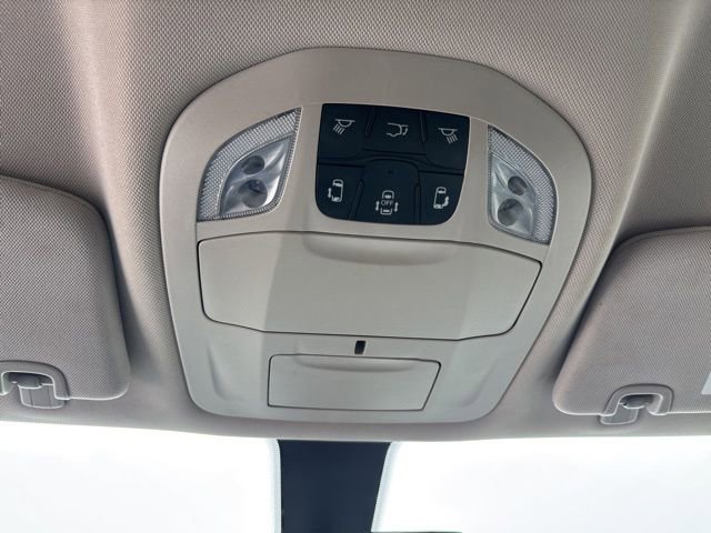 Used 2022 Chrysler Voyager LX FWD image 19