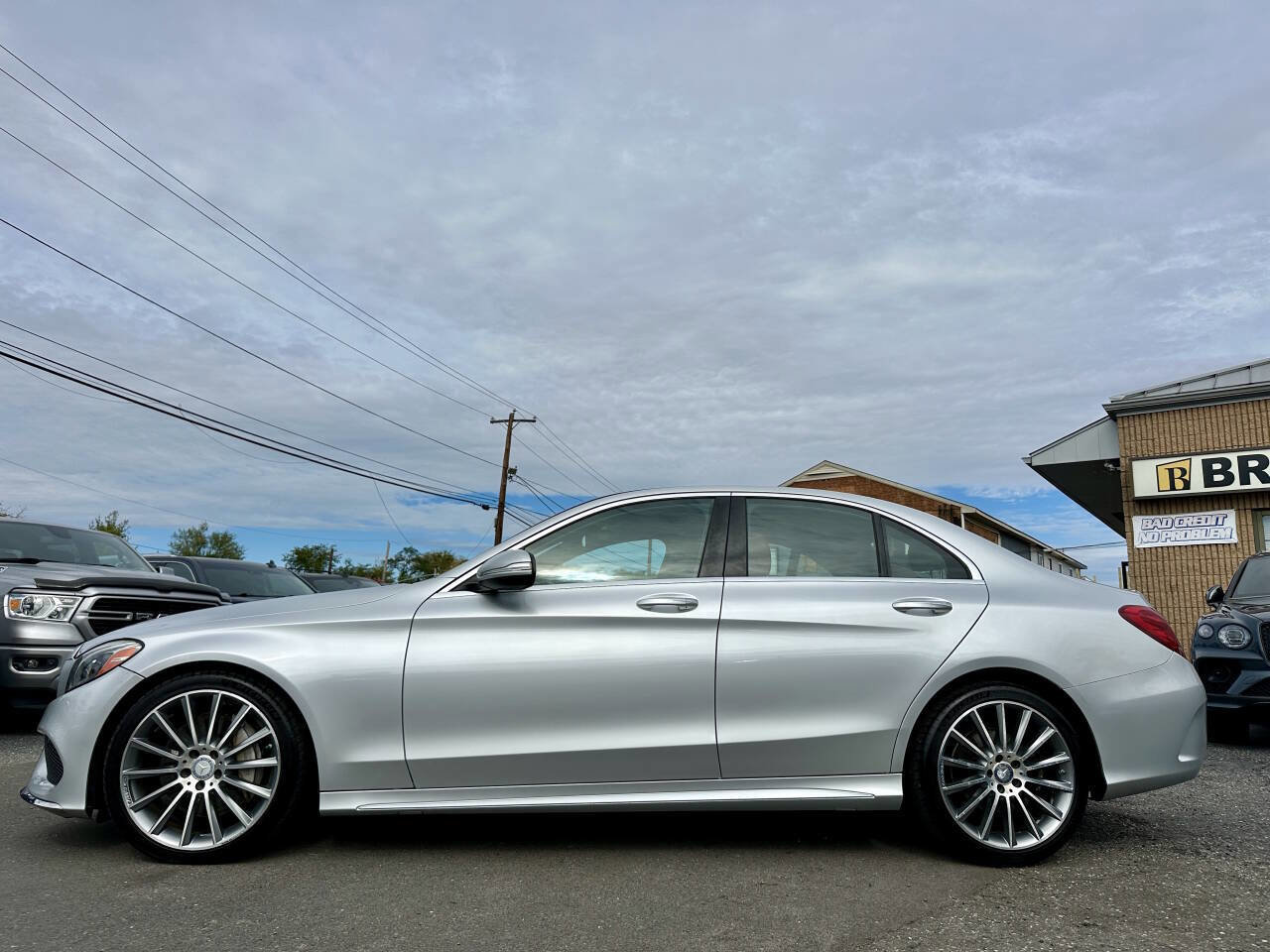 Used 2015 Mercedes-Benz C 300 Sedan image 4