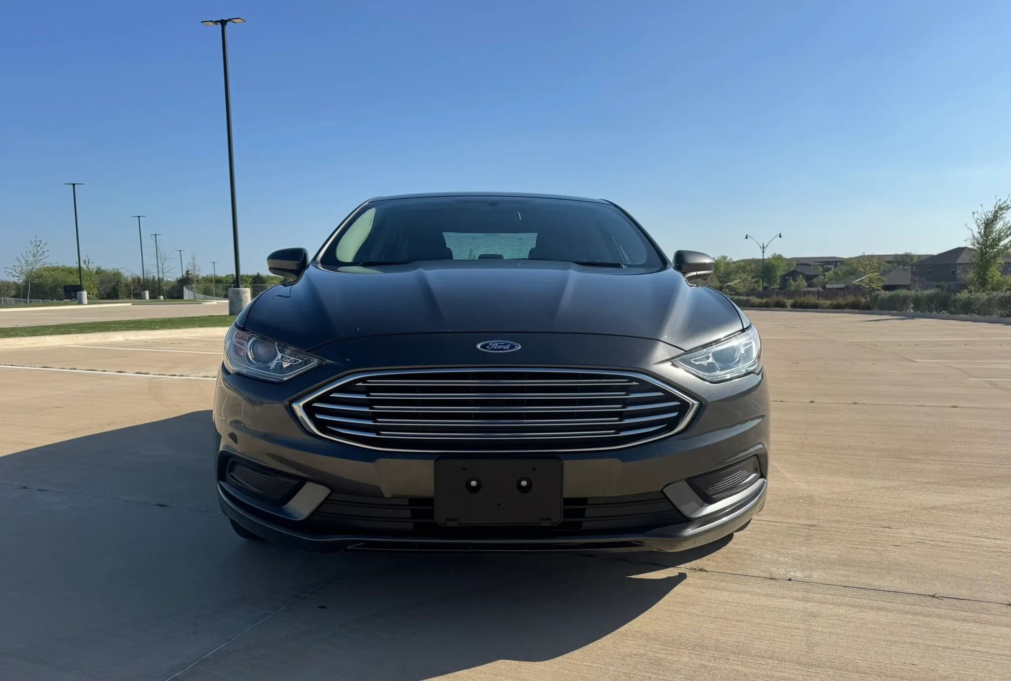 Used 2018 Ford Fusion SE image 2