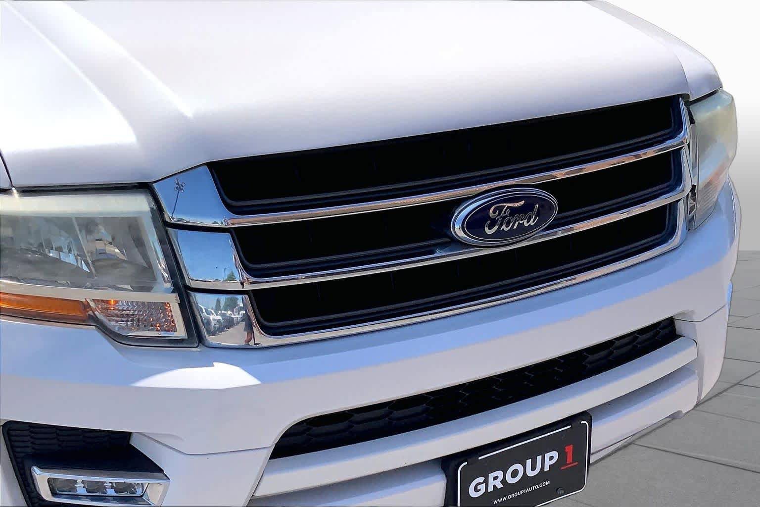 Used 2017 Ford Expedition XLT w/ Equipment Group 202A RWD image 29