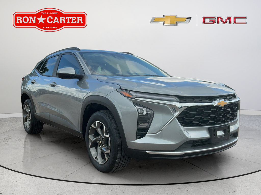 Used 2025 Chevrolet Trax LT w/ Driver Confidence Package