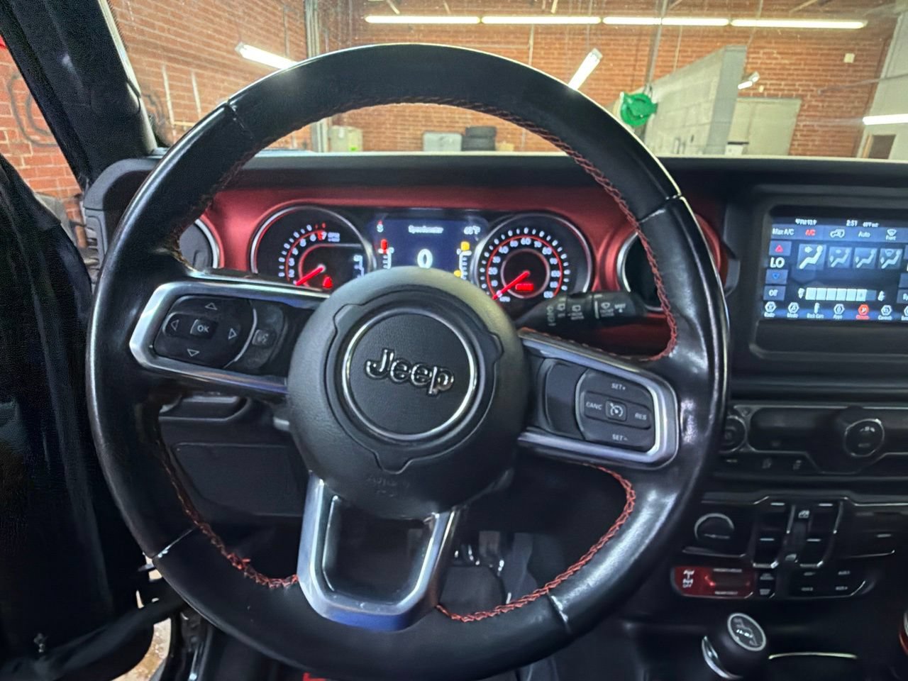 Used 2021 Jeep Wrangler Unlimited Rubicon AWD/4WD image 15