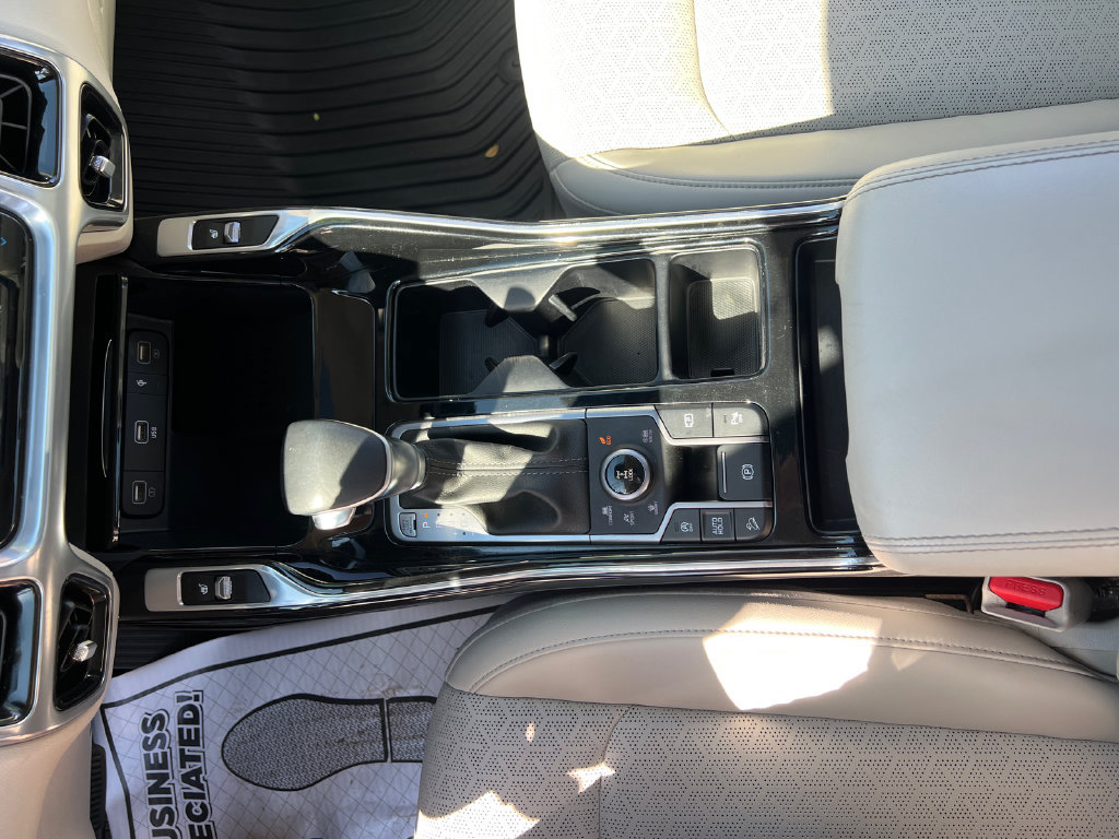Used 2023 Kia Sorento SX AWD/4WD image 35