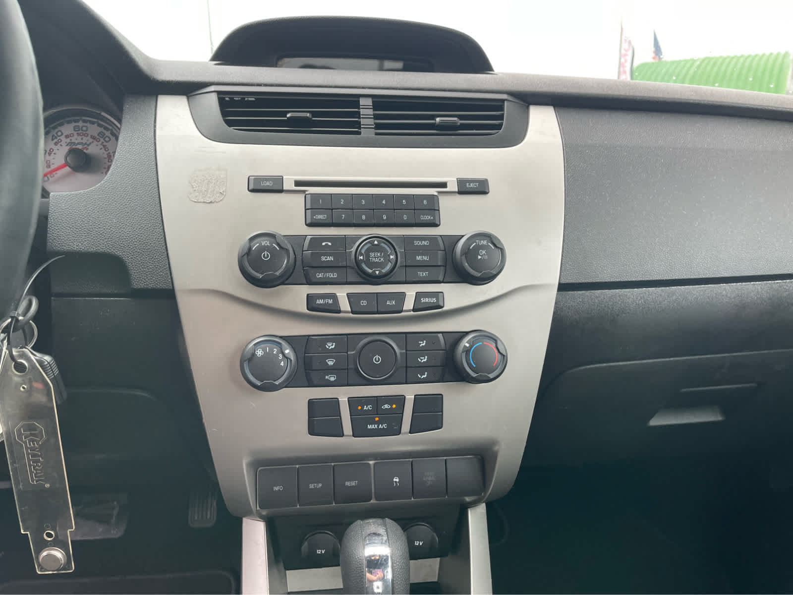 Used 2011 Ford Focus SE FWD image 15