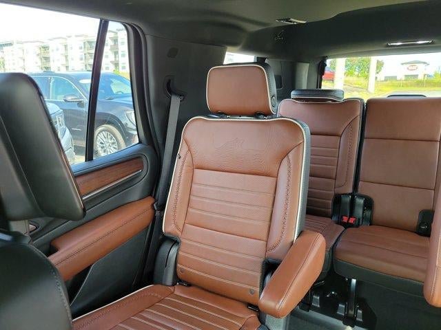 Used 2023 GMC Yukon Denali Ultimate AWD/4WD image 8