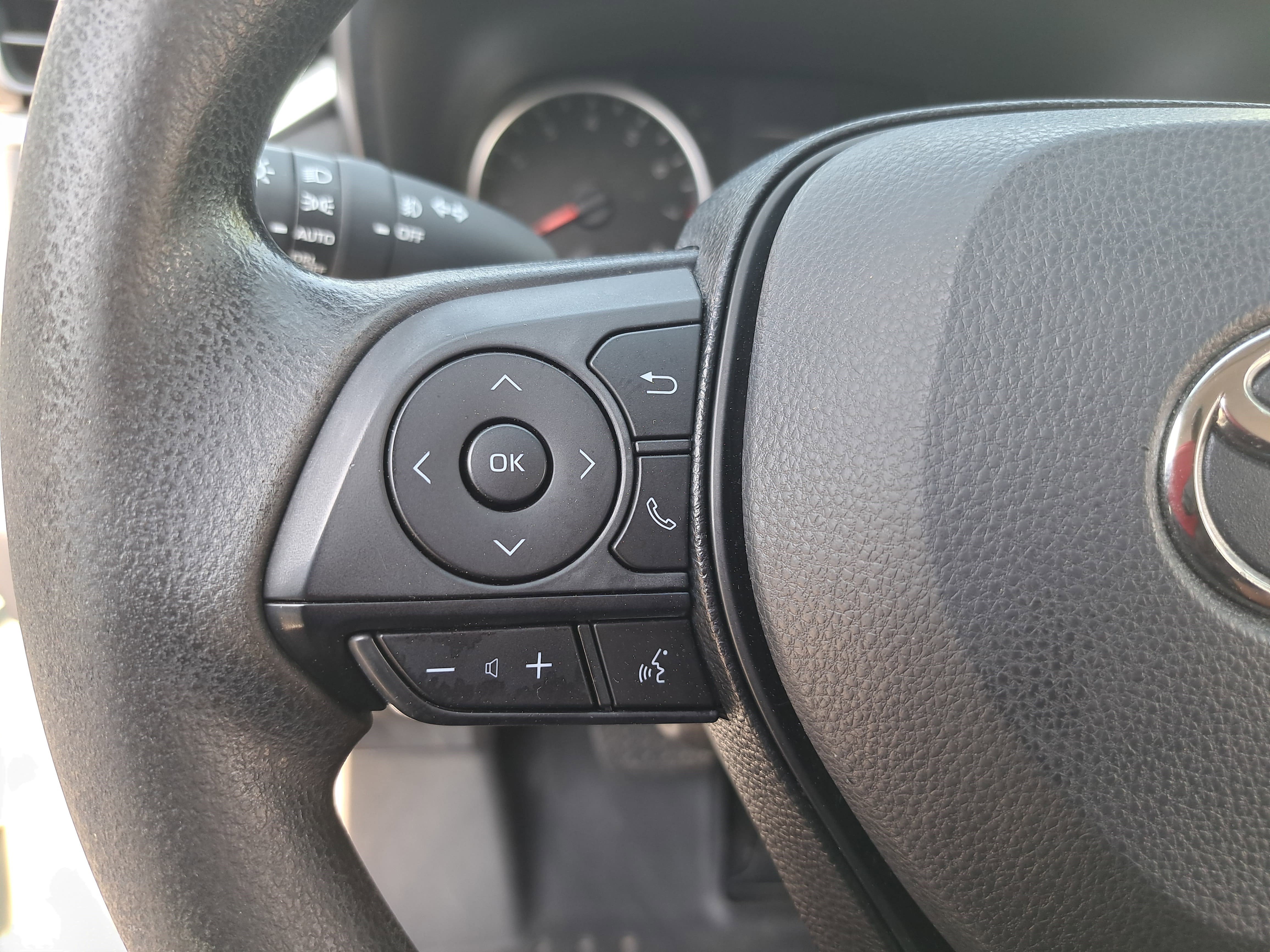 Used 2020 Toyota RAV4 XLE image 16