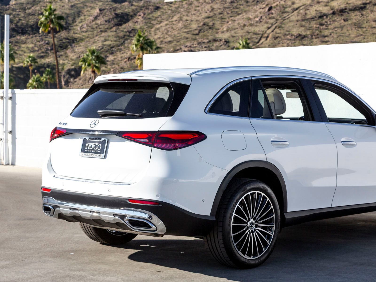 Used 2025 Mercedes-Benz GLC 300 image 11