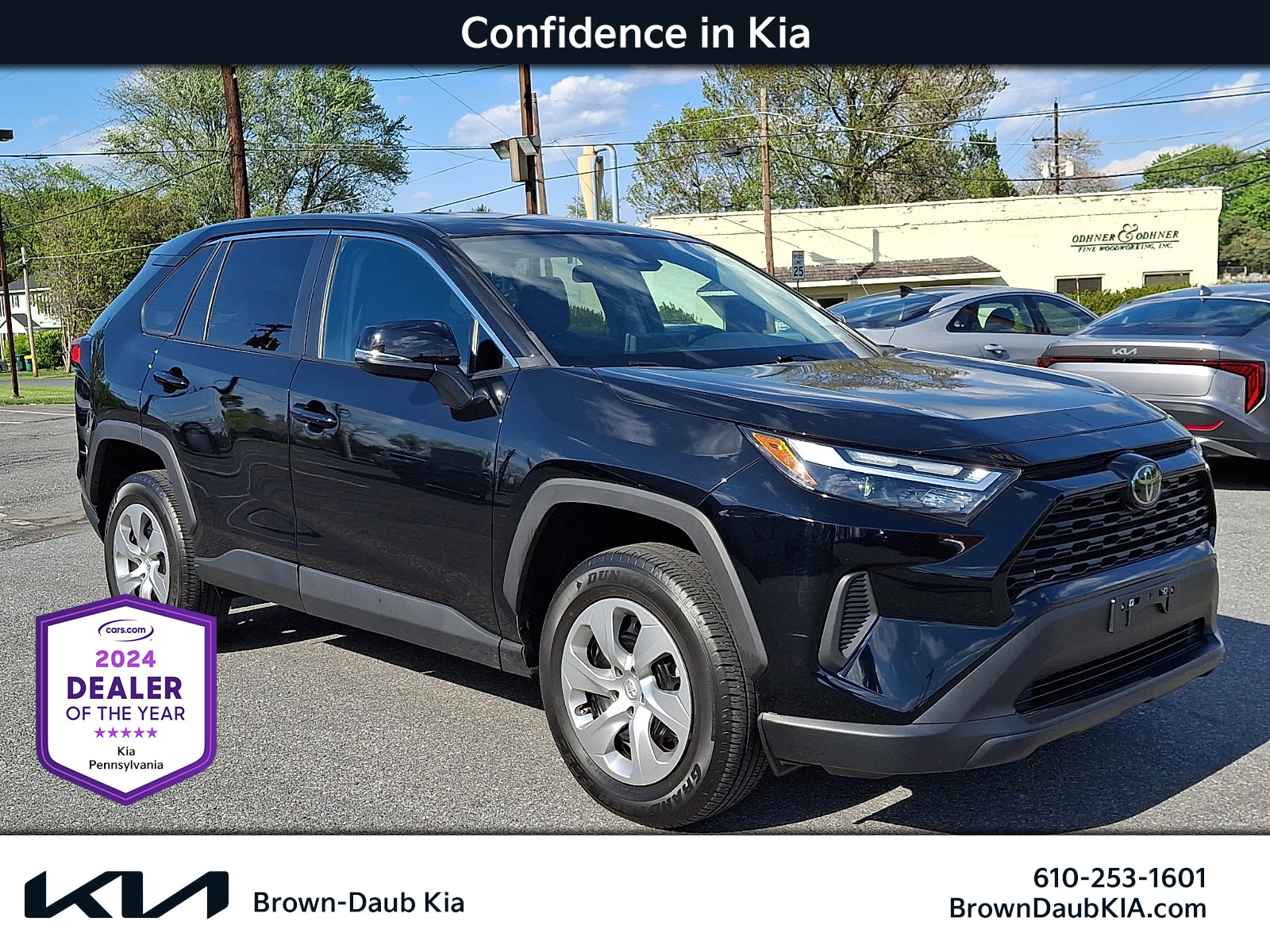 Used 2023 Toyota RAV4 LE AWD/4WD video 1
